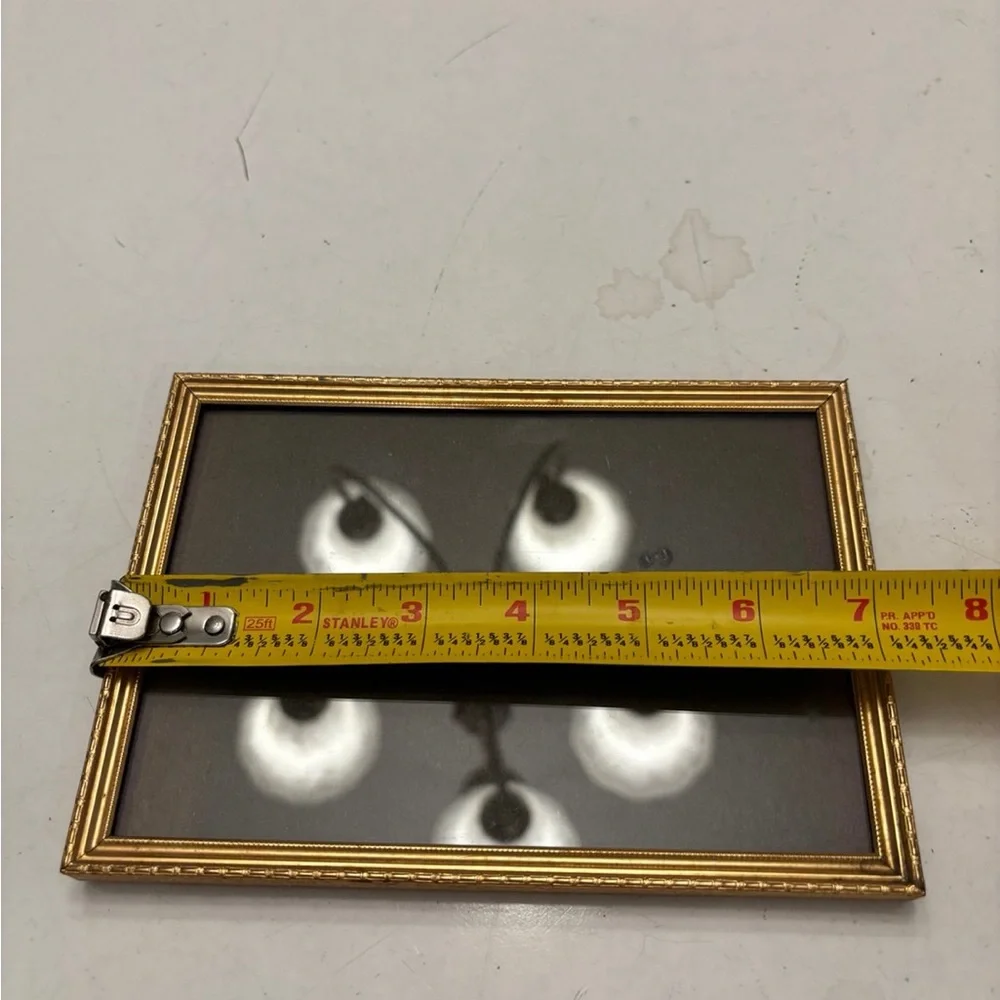 7” x 5” golden color picture frame